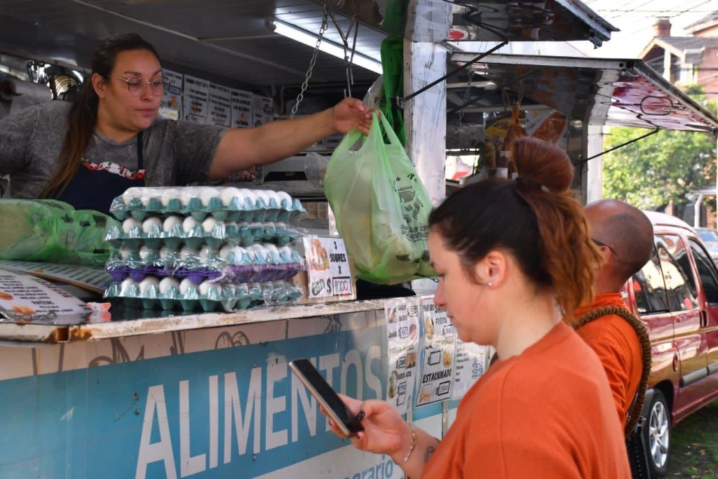 Ferias y mercados recorren Mor&oacute;n con precios accesibles y beneficios para vecinos y productores