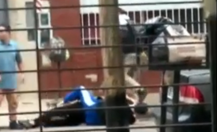As&iacute; atraparon a un motochorro en San Justo: vecinos lo redujeron con una llave de Jiu Jitsu