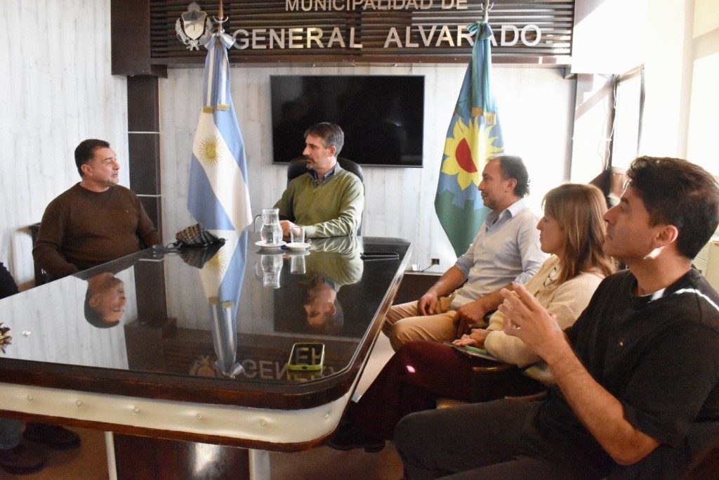 Buscan transformar el CAPS de Otamendi en hospital y avanzar con una ampliaci&oacute;n hist&oacute;rica del sistema de salud