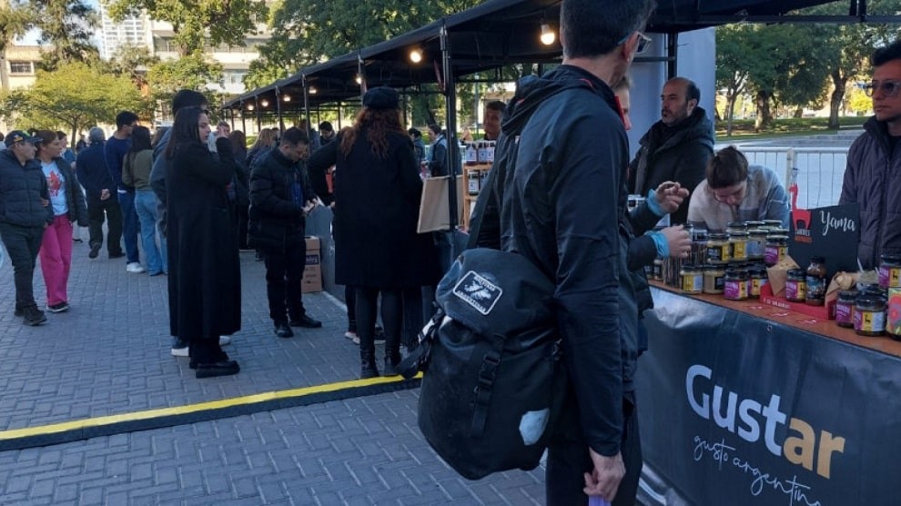 Llega &ldquo;Viva la Patria&rdquo;: tres d&iacute;as con comidas regionales, danzas y chocolate caliente gratis en Buenos Aires