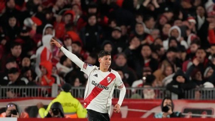 River rescat&oacute; un empate en el final ante Bragantino y qued&oacute; a un paso de los octavos