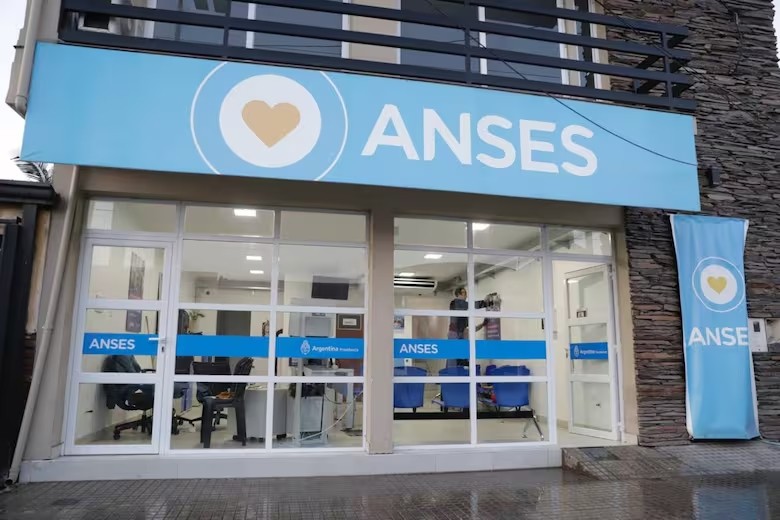 Jubilados ANSES: cu&aacute;nto cobrar&aacute;n en junio con aumento, bono y aguinaldo