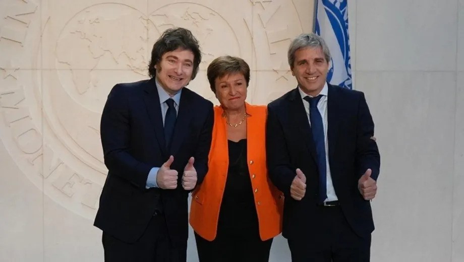 El FMI presiona por m&aacute;s Ganancias y cambios en jubilaciones: las reformas que reclama al Gobierno