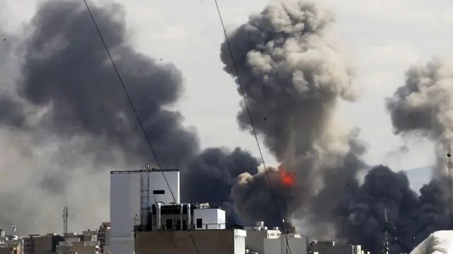 Estados Unidos e Ir&aacute;n volvieron a atacarse y crece la tensi&oacute;n por el futuro del estrecho de Ormuz