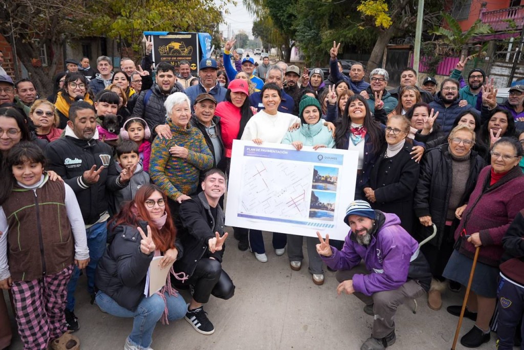 Nuevas cuadras asfaltadas y &aacute;rboles nativos: la recorrida de Mayra Mendoza y Eva Mieri en Solano