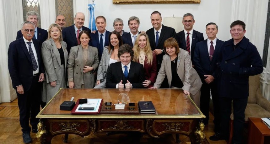 Fuerte suba en la c&uacute;pula del Estado: los sueldos de ministros y secretarios aumentan m&aacute;s de 120 por ciento