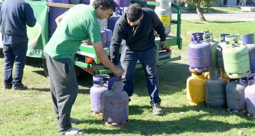 Garrafas a precio accesible en Luis Guill&oacute;n: operativo municipal busca aliviar el gasto de las familias