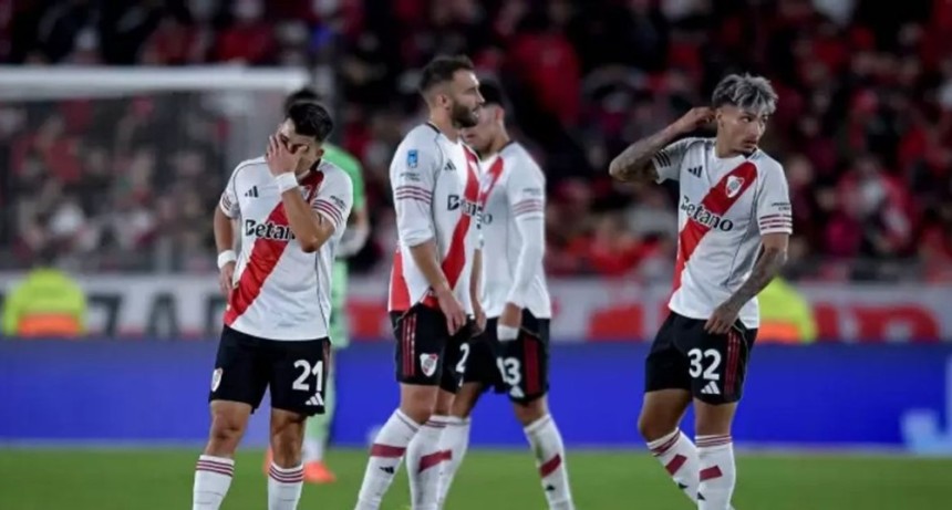 River volvi&oacute; a fallar, cay&oacute; ante Atl&eacute;tico Tucum&aacute;n y llega con dudas a los playoffs
