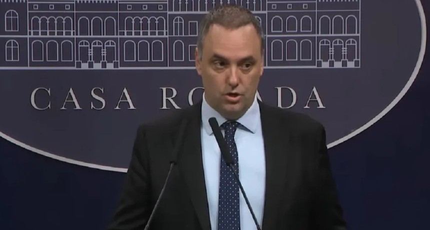 Avanza la causa contra Adorni: el contratista declar&oacute; pagos en efectivo por refacciones millonarias