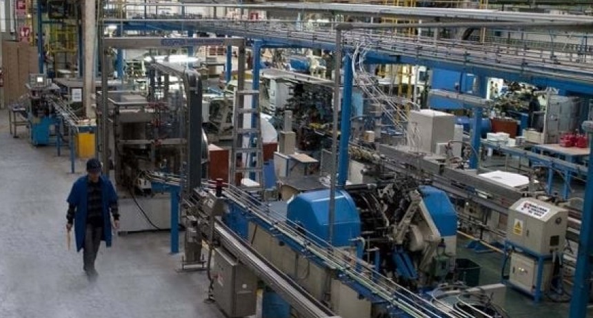 La actividad volvi&oacute; a caer en marzo y se profundiza el deterioro del empleo