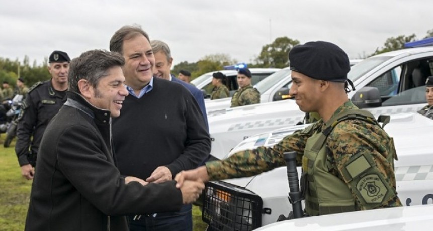 Kicillof inaugur&oacute; bases policiales, entreg&oacute; patrulleros y reforz&oacute; cr&iacute;ticas al Gobierno nacional