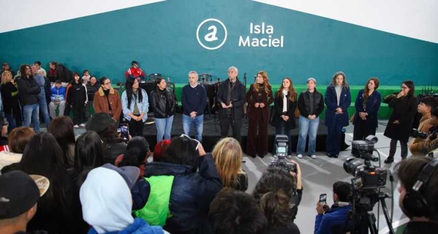 Ferraresi y Larroque inauguraron obras en Envi&oacute;n Isla Maciel y anunciaron nuevos proyectos para el barrio