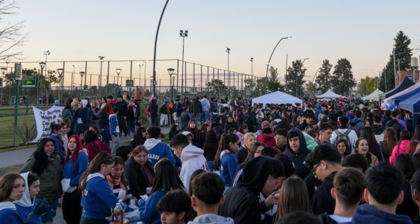 La Plaza de Egresados convoc&oacute; a m&aacute;s de 40 escuelas y se convirti&oacute; en una ayuda clave para los viajes de fin de curso