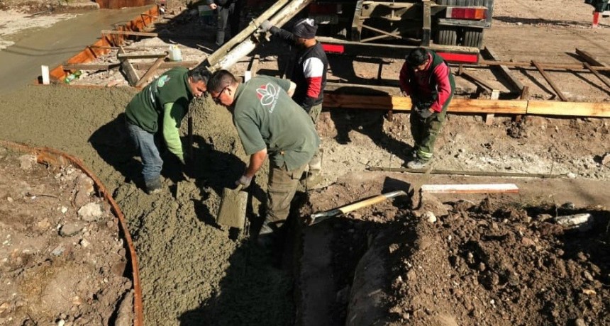 Avanzan obras clave de drenaje en Barrio Malvinas para evitar anegamientos y mejorar la circulaci&oacute;n
