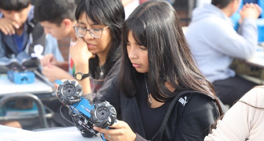 La Matanza impulsa la rob&oacute;tica y la inteligencia artificial en escuelas secundarias con nuevos kits tecnol&oacute;gicos