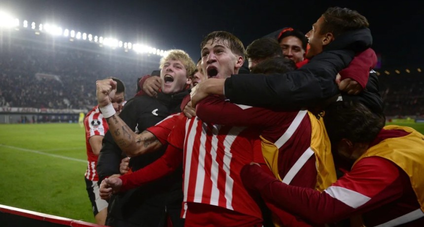 Locura en La Plata: Estudiantes gan&oacute; en tiempo agregado y sell&oacute; una clasificaci&oacute;n ag&oacute;nica en la Libertadores