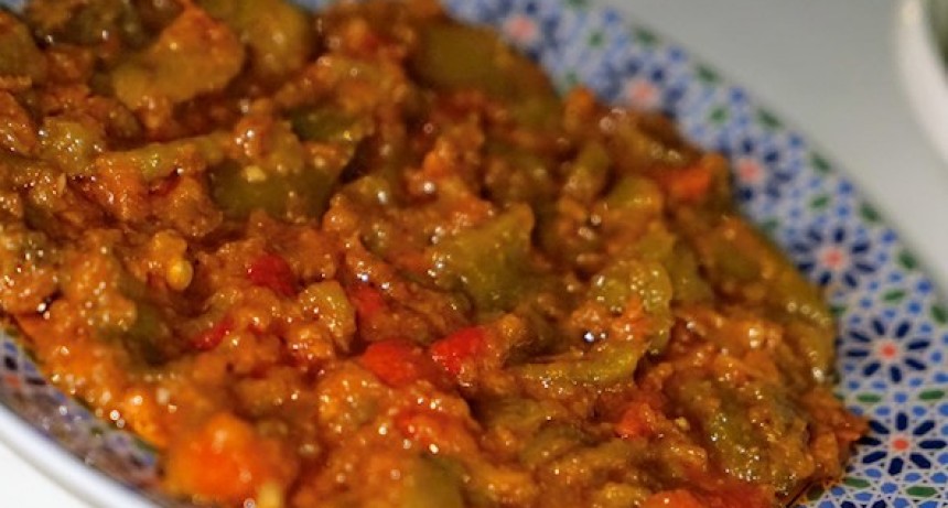 Taktouka: la salsa marroqu&iacute; de tomate y pimientos que llena de sabor cualquier mesa