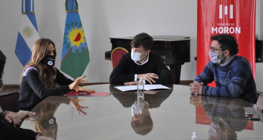 El municipio de Morón firmó acuerdos para impulsar políticas alimentarias y de contención social