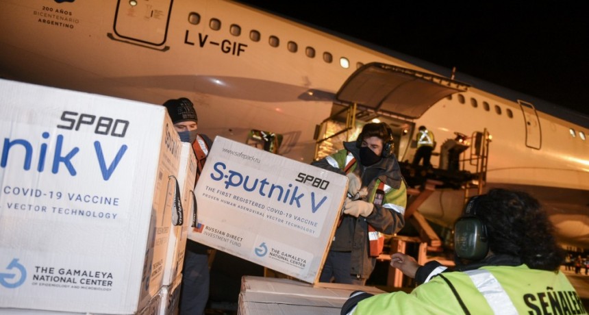 Arribaron 709.085 dosis 1 y 2 de Sputnik V y esta madrugada partió otro vuelo por más vacunas