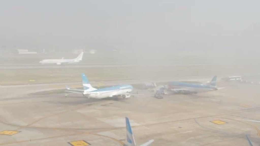 Pese a la intensa niebla, Aeroparque logró trasladar 20 mil pasajeros y operar al 95%