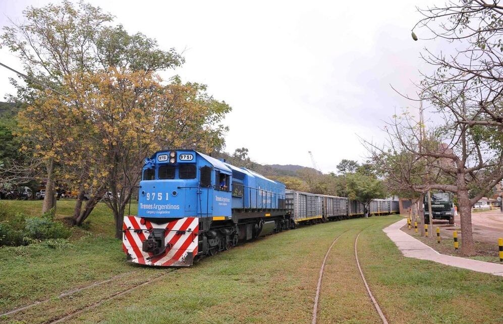 El Ministerio de Transporte avanza en un proyecto para pasar las locomotoras diesel a gas natural