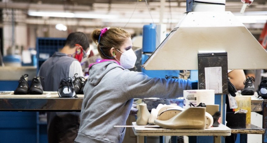 Las MiPyMEs crearon 112 mil empleos registrados en el sector privado en el último año