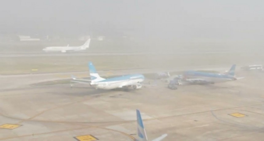 Pese a la intensa niebla, Aeroparque logró trasladar 20 mil pasajeros y operar al 95%