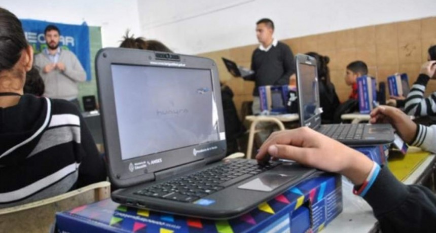 El Ministerio de Educación entregó en una semana más de 29 mil netbooks en 357 escuelas