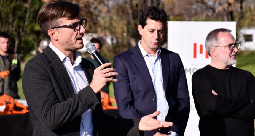 Morón: Ghi y Wado de Pedro entregaron nuevo equipamiento