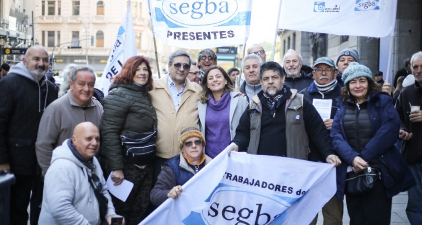 Trabajadores de empresas privatizadas en el Congreso Nacional