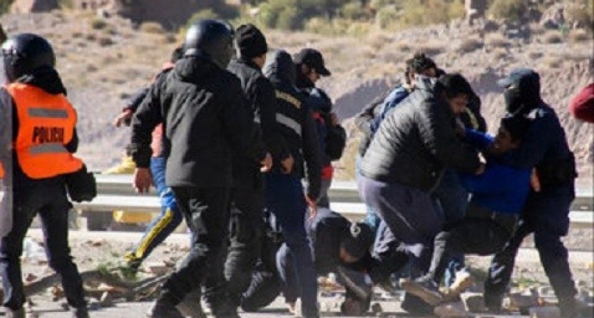 La represión policial en Jujuy se extendió por 4 horas: 170 heridos y 68 detenidos