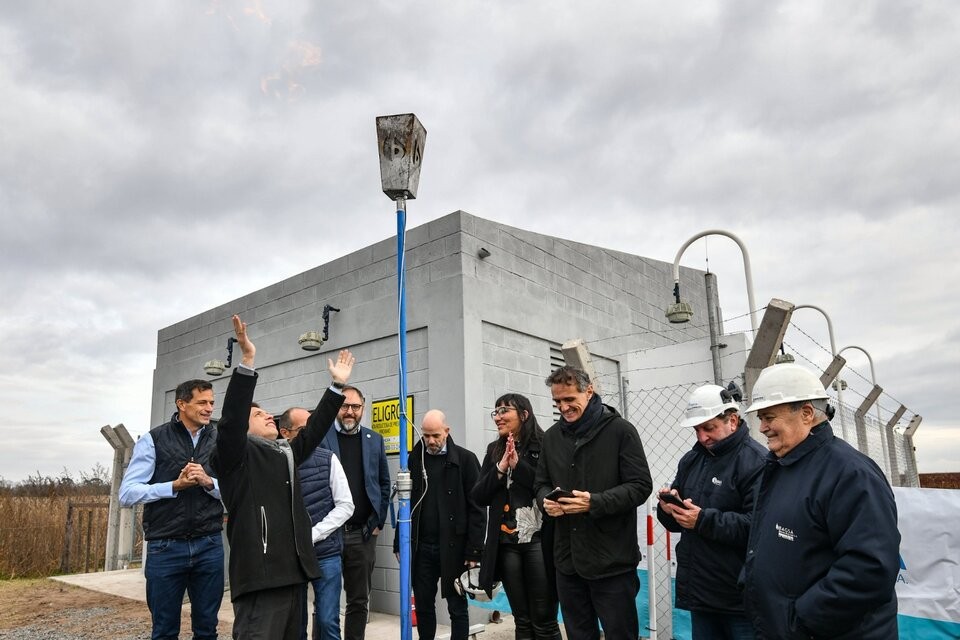 Axel Kicillof inauguró una obra que garantizará el suministro de gas natural para Pirovano
