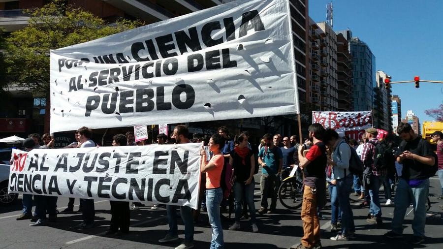 Caída del 24,2% en la ejecución del presupuesto de Ciencia y Tecnología en Argentina