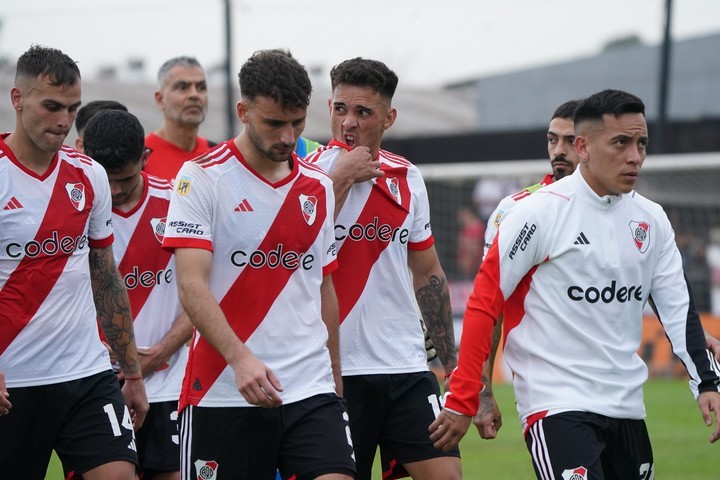 Un desastroso River Plate pierde con Deportivo Riestra