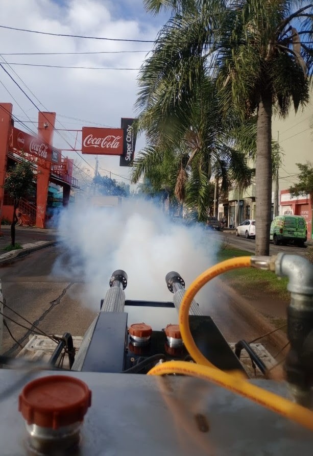 El Municipio de Esteban Echeverría intensifica tareas de fumigación para combatir el dengue