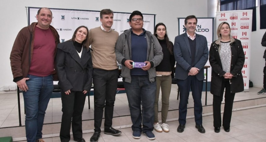 Jornadas de control oftalmológico y entrega de de anteojos nuevos en la UTN Haedo