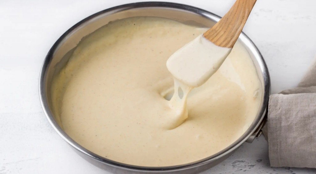 Salsa de queso casera: cremosa, rápida y perfecta para todo tipo de platos