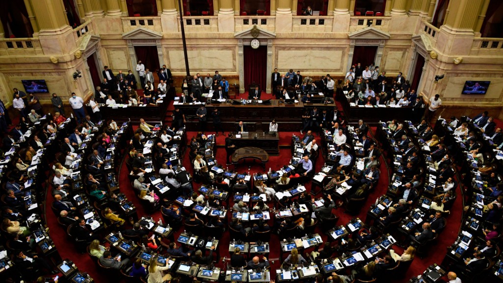 La oposición desafía a Milei y convoca sesión para aumentar jubilaciones y declarar la emergencia en discapacidad