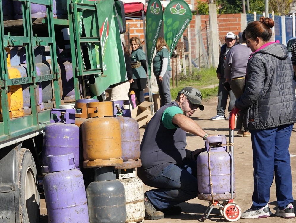 Recarga de garrafas a precio social en Luis Guillón