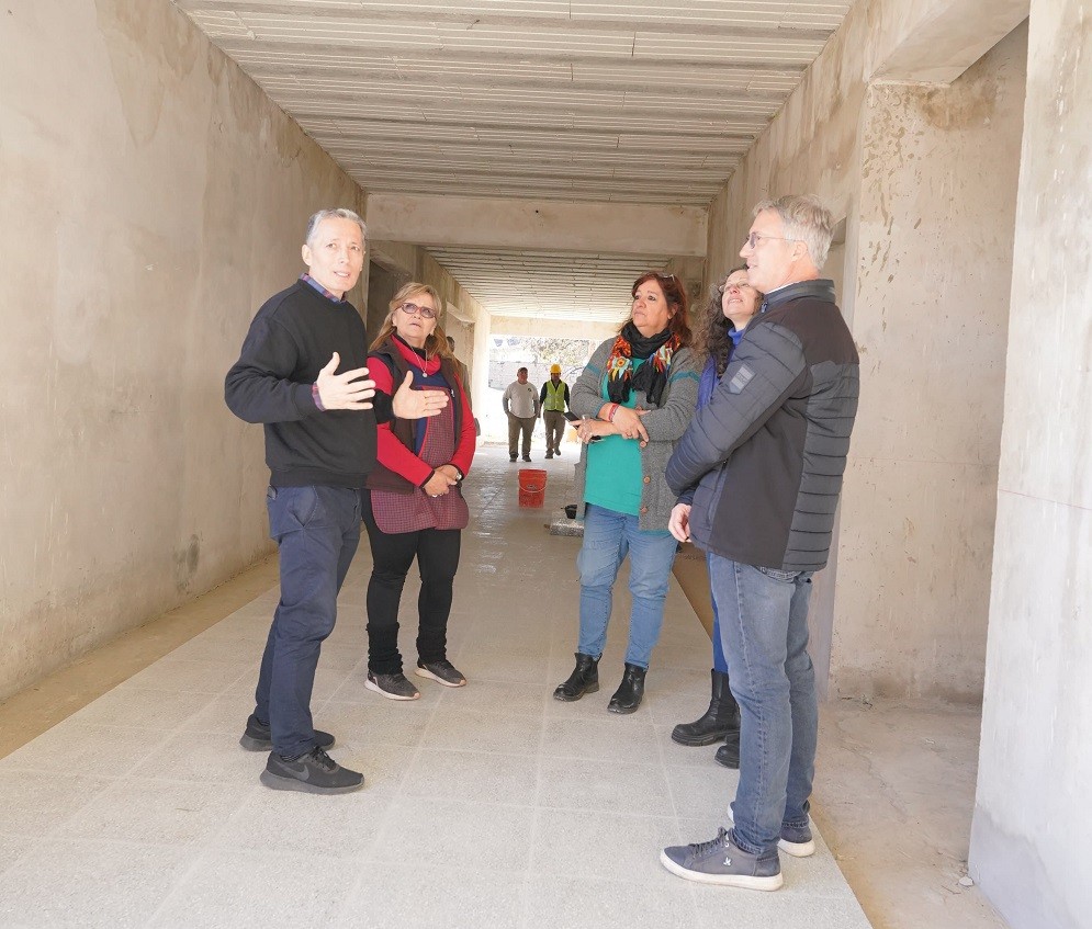 Canning: Fernando Gray supervisó la obra del nuevo edificio de la Escuela Secundaria N° 26