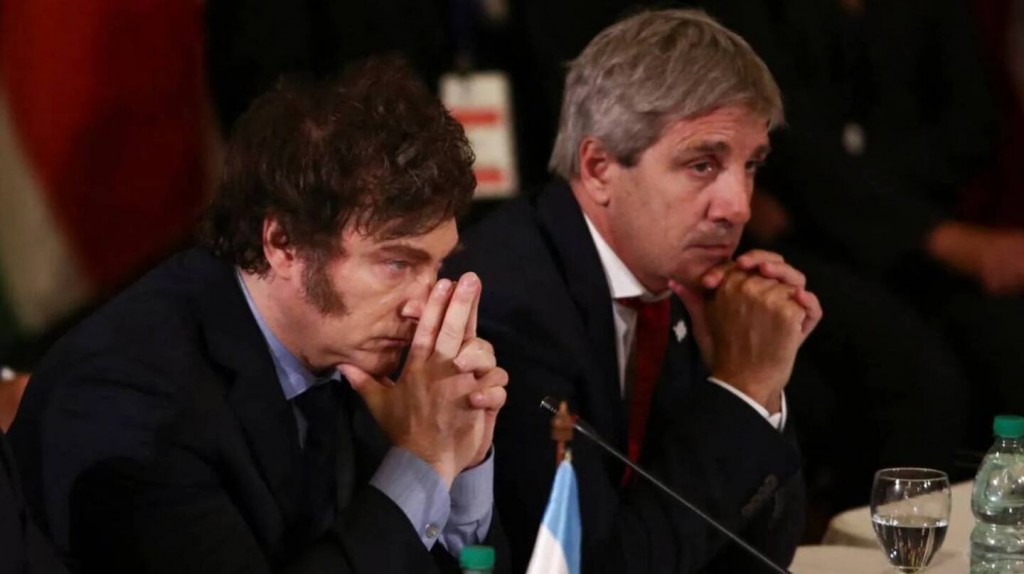 Crece la presión sobre el plan Milei: caída de la recaudación, déficit externo y riesgo país en alza