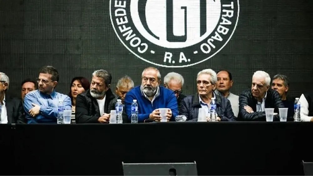 Revés judicial para el Gobierno: la Justicia ratificó la suspensión de los artículos antihuelga del DNU de Milei