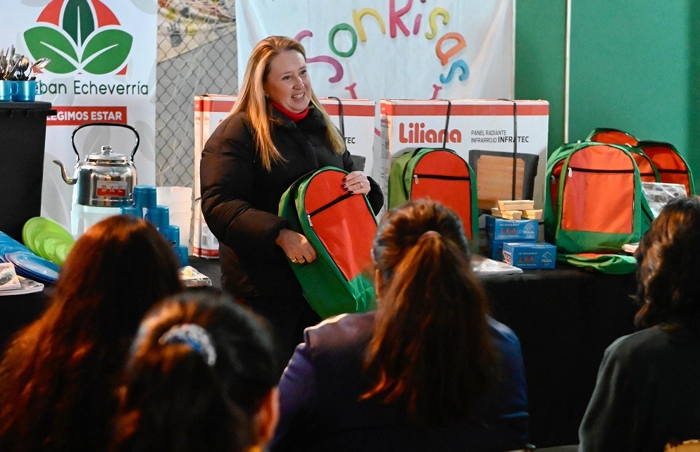 Monte Grande: Educación para todos, la imparable entrega de kits escolares fortalece el Plan Fines en Esteban Echeverría