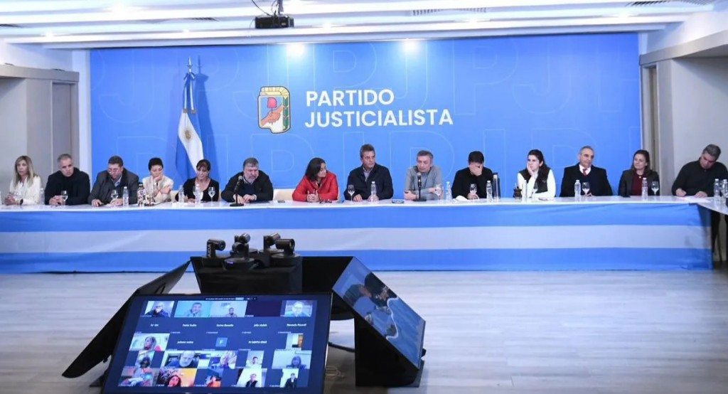 Con la consigna “Argentina con Cristina”, el peronismo relanza su estructura política y convoca a resistir en las calles