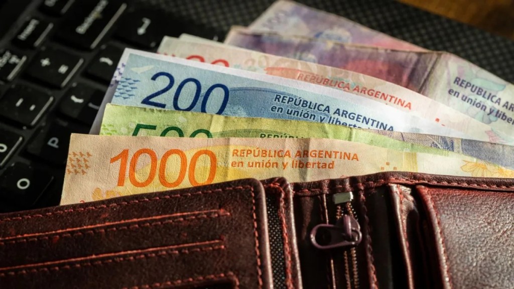 El salario real volvió a caer en abril