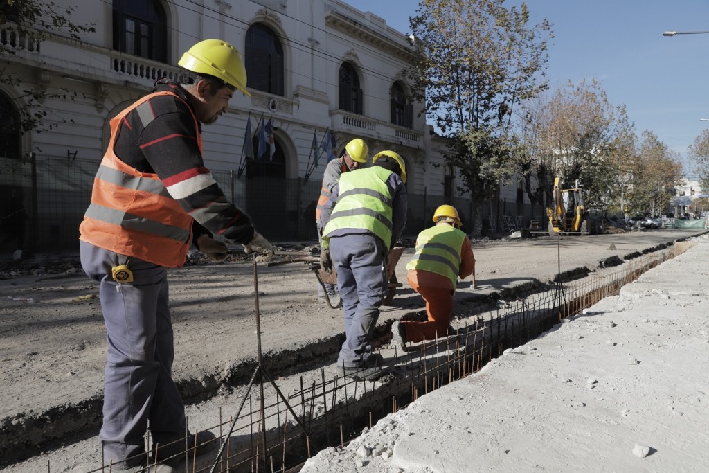 San Justo: continúan las obras hidráulicas y de semipeatonalización en el centro comercial