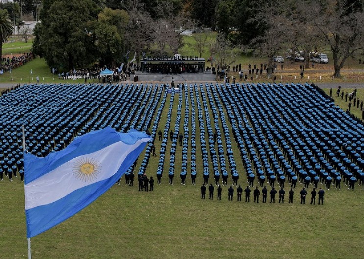 Más de 2.700 cadetes bonaerenses juraron fidelidad a la bandera en la Escuela Vucetich