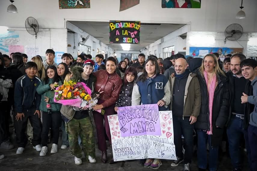 Mayra Mendoza inauguró la obra de refacción y ampliación de la Escuela Secundaria N.º 16 en Quilmes Oeste