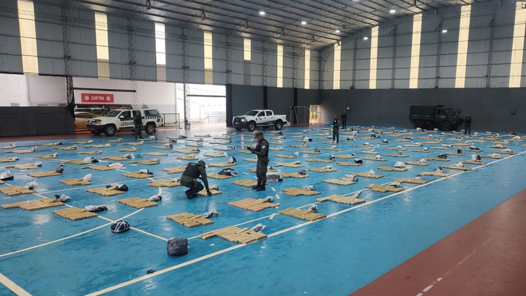 Entraron por una mochila y encontraron tres toneladas de marihuana en Misiones