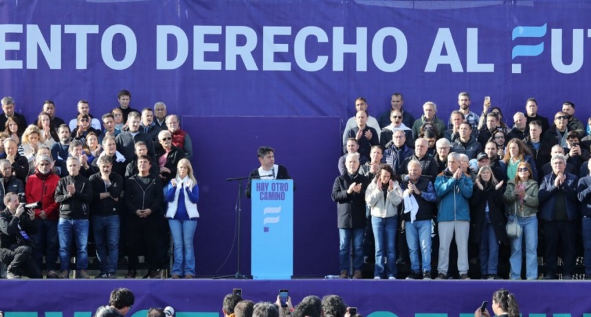 Kicillof lanzó el MDF con un masivo acto en La Plata y se posiciona como principal figura opositora a Milei
